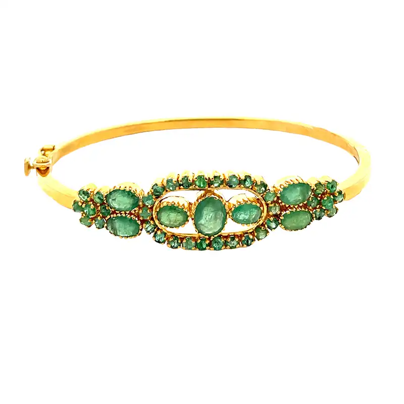 Enchanting green-hued Gemstone Bracelet - Free size